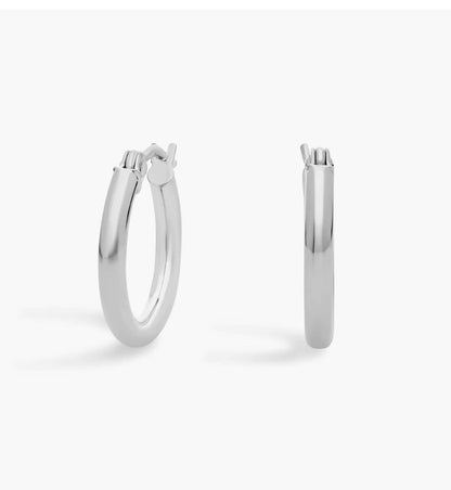 Small Hoop Earrings In 14k White Gold (2 X 15 Mm)